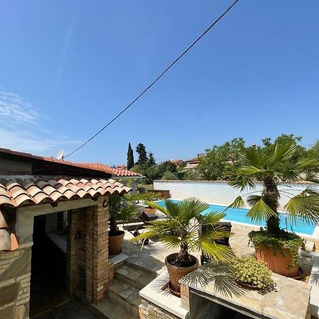 Holiday Home Bukovac พูลา ภายนอก รูปภาพ