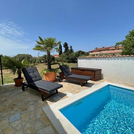 Holiday Home Bukovac พูลา ภายนอก รูปภาพ