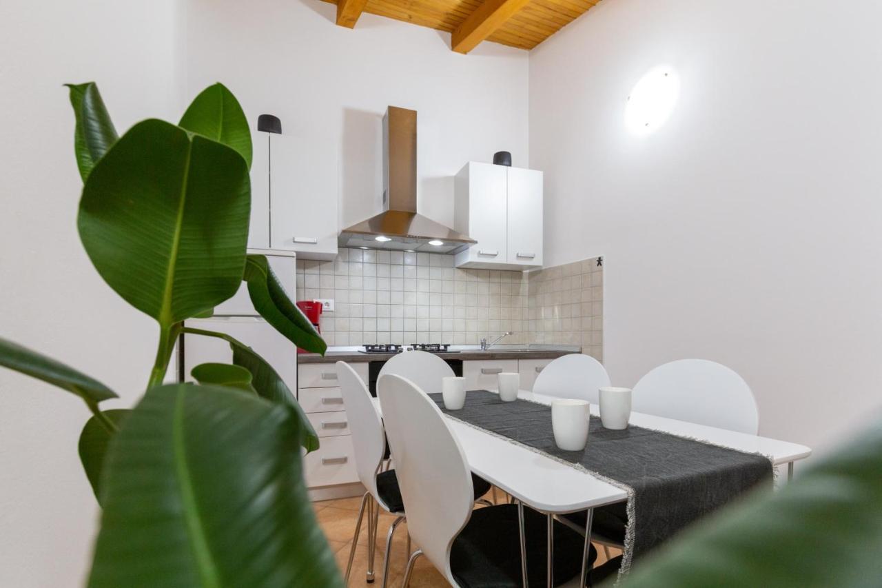 Holiday Home Bukovac พูลา ภายนอก รูปภาพ